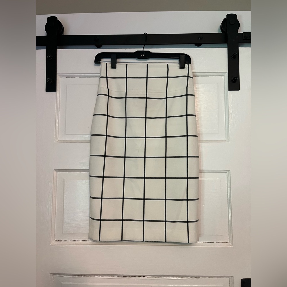Express white and black pencil skirt